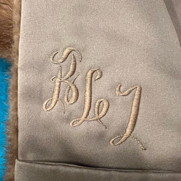 Elegant Brown Mink Fur Women's Shaw - Picture 10 of 10